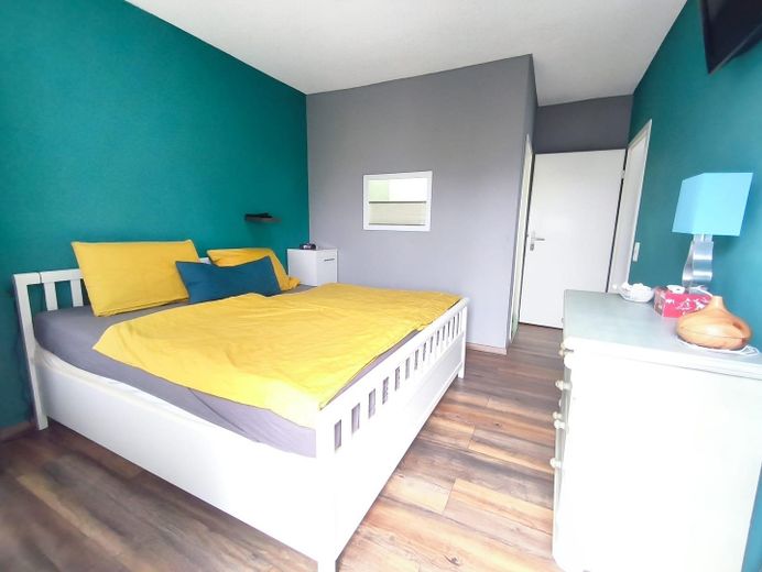 Einziehen und Wohlfühlen – Schlafzimmer mit Bad
