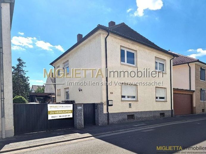 Freistehendes Haus mit Baugenehmigung zum 4-Familienhaus mit Doppelparker – Foto 1