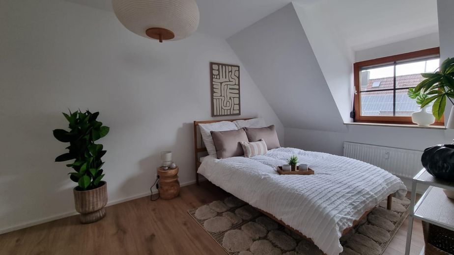 Ein Zuhause zum Wohlfühlen – frisch renovierte Dachgeschosswohnung im Bochumer Süden – Schlafzimmer