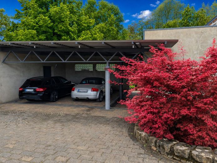 Charakterimmobilie mit Einliegerwohnung auf außergewöhnlichem Naturgrundstück – Bild 9