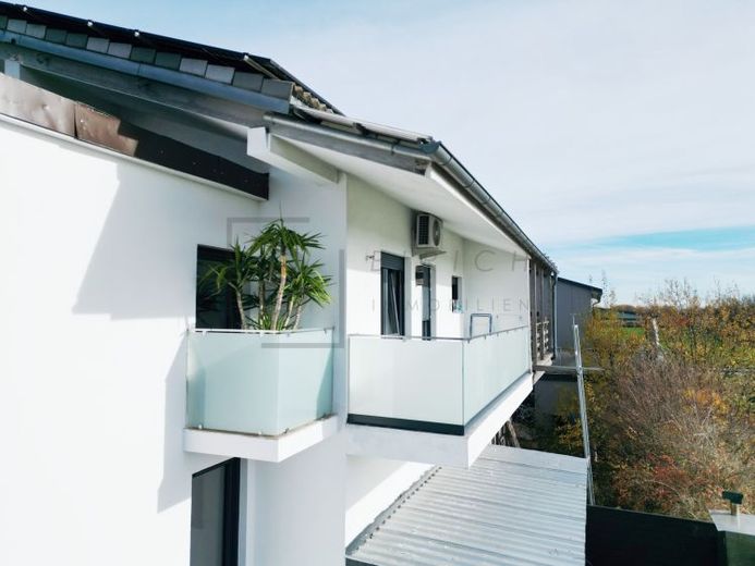 Wohnen & Arbeiten vereint – vielseitiges Gewerbeanwesen mit Wohnkomfort – Foto 1
