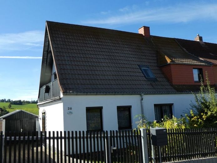 ATTRACTIVE PROPERTY FOR YOUR FAMILY – POPULAR, QUIET LOCATION WITH A GREAT VIEW! – Photo 1