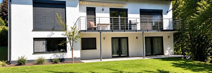Exclusive house with a separate apartment in a quiet location on the edge of the forest in Tuttlingen – Außenansicht 1