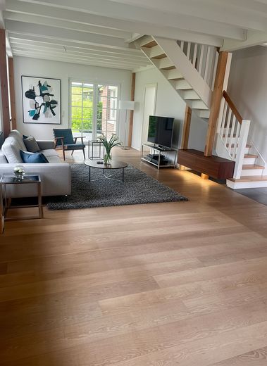 Wohnzimmer mit KI eingerechtet