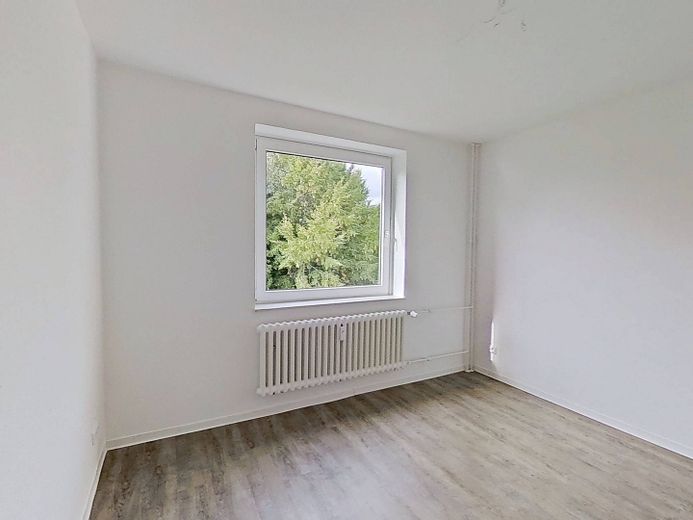 Große 3-Zi.-Whg. mit BALKON, EBK und viel Lichteinfall – Ansicht I: Schlafzimmer II