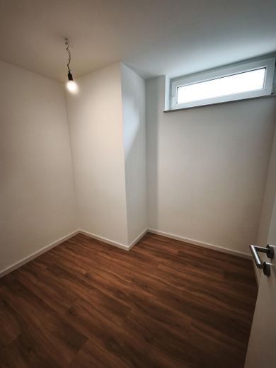 Een droom – instapklaar 3,5-kamerappartement met balkon en garage – Hauswirtschaftsraum