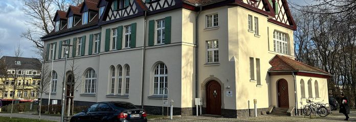 Wohnen im Denkmal: frisch sanierte 143-m²-Dachgeschosswohnung mit Haus-im-Haus-Charakter