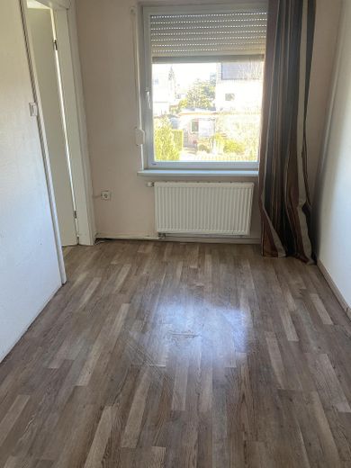 Reihenmittelhaus mit eigenem Garten in Farmsen – Provisionsfrei & Preisattraktiv – Kinder-/Arbeitszimmer 1.OG