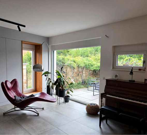 Familienhaus am Bach – Wohnzimmer