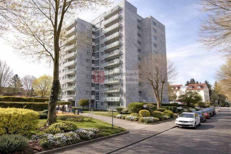 Top!! Vermietete 3-Zimmer-Etagenwohnung mit Balkon – Gebäudeansicht - Staging