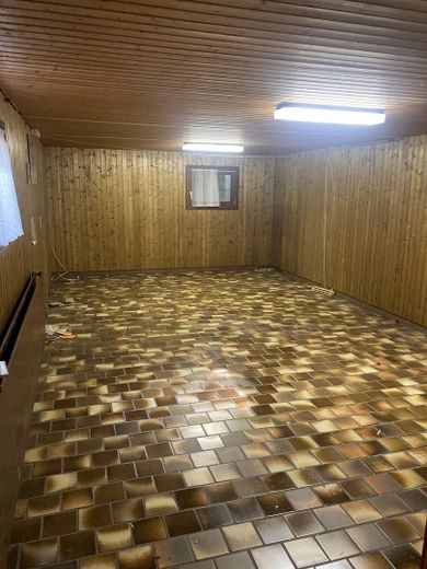 Casa indipendente e spaziosa in una posizione tranquilla e privilegiata (Bietigheim-Lug) – großer Kellerraum