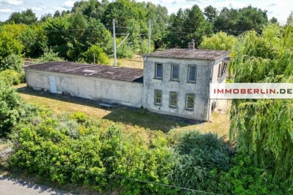 IMMOBERLIN.DE - Vista sull’acqua! Ex cabina di segnalazione con potenziale di ristrutturazione in posizione naturalistica