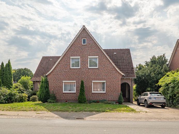 Ein Zuhause mit vielen Möglichkeiten – großzügiges Wohnen auf ca. 180 m² und weitläufigem Grundstück – फोटो 1