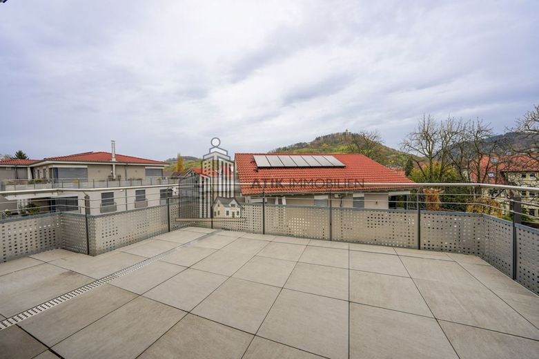 ATIK: Traumhaftes Penthouse - Wohnen mit Panoramablick auf die Starkenburg – Dachterrasse