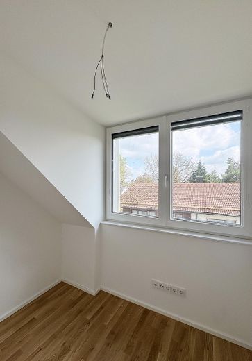 First occupancy after complete renovation: Cozy 3-room attic apartment in Munich-Trudering - Unit 7 – Privates Arbeitszimmer