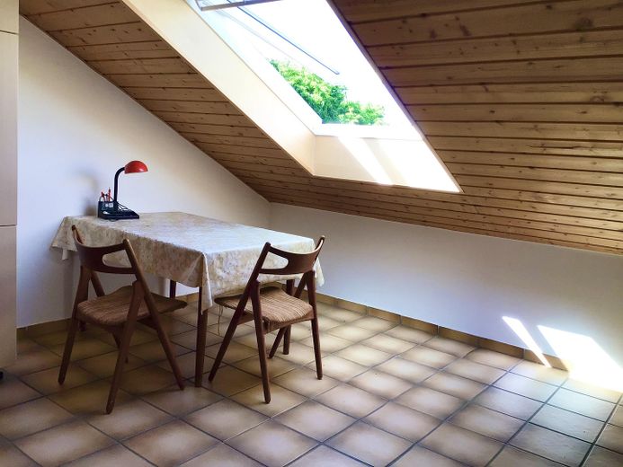 Provisionsfrei! Großes Einfamilienhaus zur Eigennutzung mit Vermietungspotential nahe Ammersee – Große Küche im Obergeschoss 