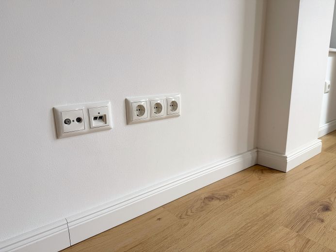 LUSSO vicino all’Elba: esclusivo appartamento di 2 locali con balcone e riscaldamento a pavimento *standard di nuova costruzione* – TV- und Netzwerkanschlüsse