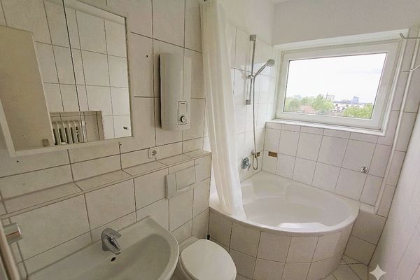 3 Zimmer Wohnung (76m²) in zentraler Lage - mit Balkon, Aufzug, Keller und Waschküche