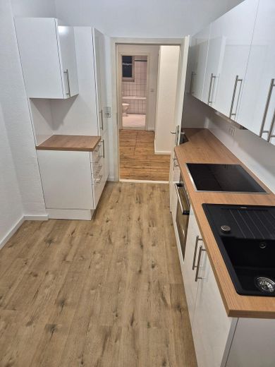 Küche (Blick Richtung Flur)