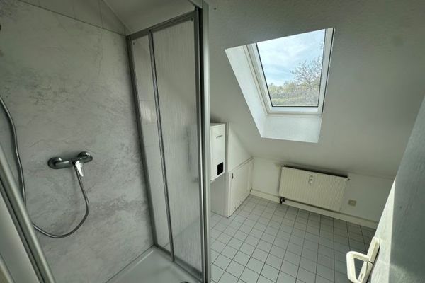 Gemütliche 3 Raum DG Wohnung mit Garten am Haus - unterhalb der Osterburg!