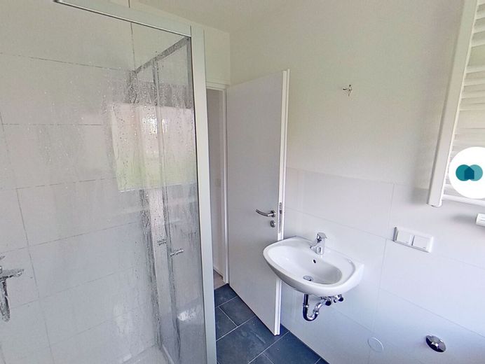 ** FULLY RENOVATED, modern 4-room TERRACE APARTMENT in Roding ** – Ansicht II: Badezimmer