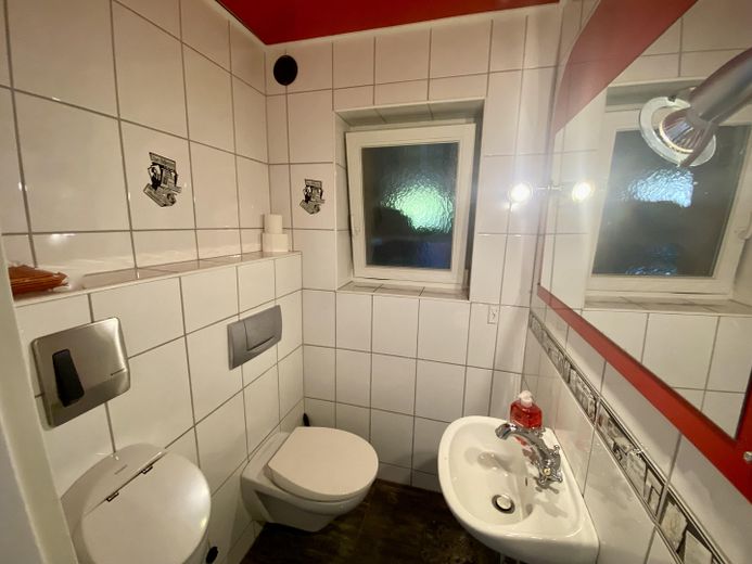 Einfamilienhaus offene Besichtigung am 27. September 14:00 bis 17:00 Uhr – Gäste WC