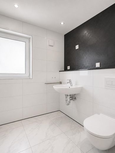 Modernize edilmiş yaşam, yüksek standartta – özel sauna, bol ışık ve hissedilir yaşam lüksü – Tageslichtbad EG
