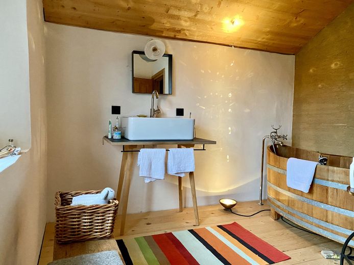 Besonderes Haus mit zeitloser Architektur & ELW am Simssee – Foto 21
