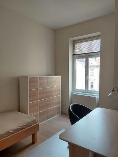 Zentral gelegene 4-Zimmer Wohnung mit Balkon und Fahrstuhl – Arbeitszimmer1