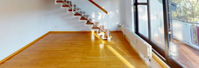 Bellissimo appartamento di 2 locali con GALLERIA, BALCONE e molta luce naturale – Ansicht I: Wohn- und Esszimmer