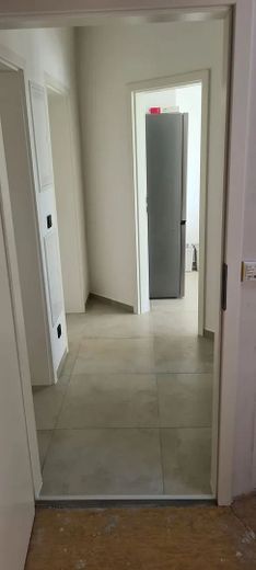 Helles WG-Zimmer in freundlicher Wohnung / Heidelberger Straße 23, Frankfurt / WE11 / 4.OG / Zi.2 – Flur