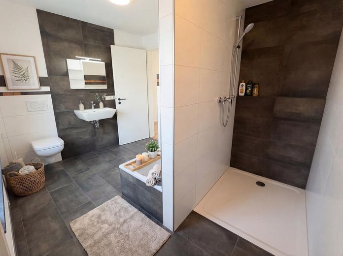 Moderne 2-Zimmerwohnung (85qm) Neubau – Bad