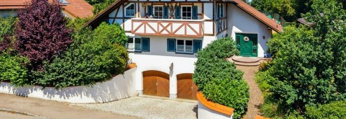 360° | Zweifamilienhaus mit Landhauscharme und moderner Haustechnik in begehrter Wohnlage Memmingens
