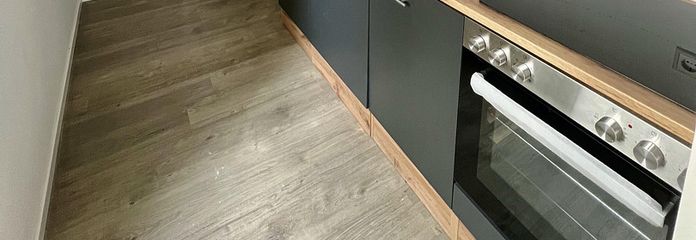 Appena ristrutturato: moderno appartamento di 2 locali | Cucina componibile | ampio balcone – Küche mit Einbauküche