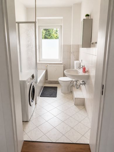Große möblierte Firmenwohnung | 6 Betten | Garten | WLAN | ab 3 Monaten – Foto 8