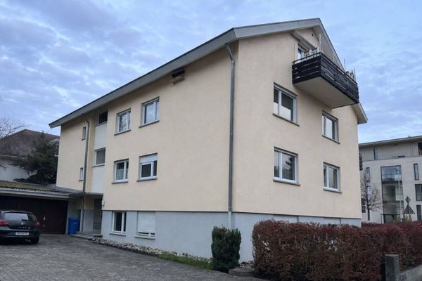 Affascinante appartamento di 3,5 locali in posizione centrale a Radolfzell – con balcone, già affittato.