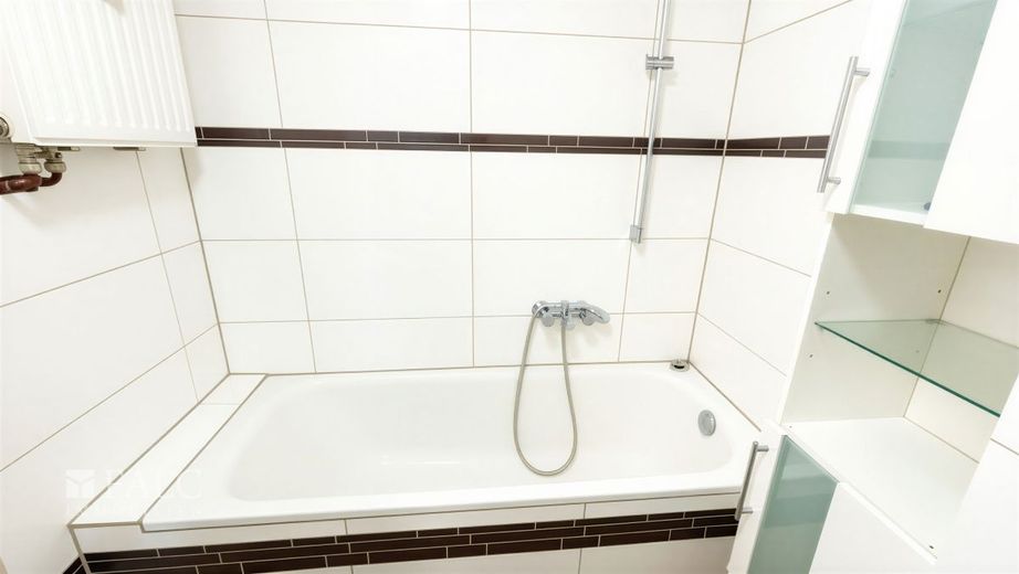 Mitten in der Stadt, direkt im Grünen - gepflegte 2-Zimmer-Wohnung mit besonderem Ausblick – Badezimmer