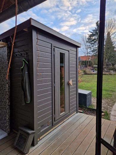 Einfamilienhaus mit Photovoltaikanlage – Sauna