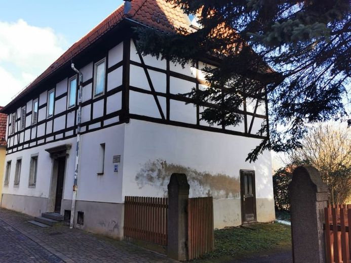 Historisches Gebäude in Mügeln auf Erbpachtland – Foto 1