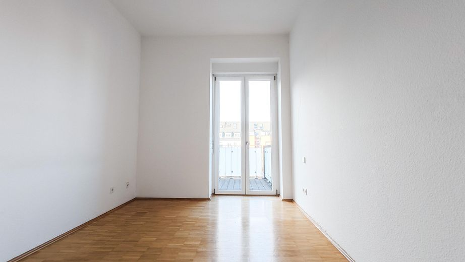 Hochwertig sanierte 2-Zimmer-Wohnung im historischen Ensemble - Seenähe, Balkon & Aufzug – Wohnung A09 - Schlafzimmer 1