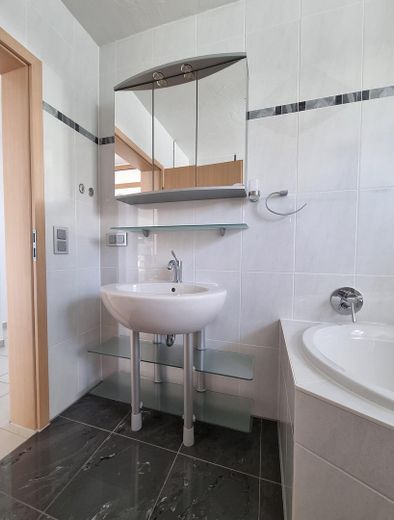 Piso dúplex de 4 habitaciones en propiedad con vistas al lago – Bad