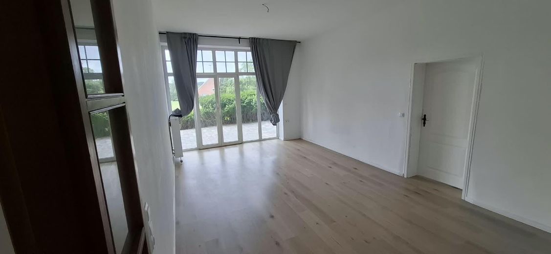 Otwarte oglądanie we wtorek 01.09.2026 o godz. 17:00 Jasne mieszkanie 3-pokojowe w Rieps – Wohnzimmer