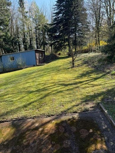 Garten mit großzügigem Schuppe