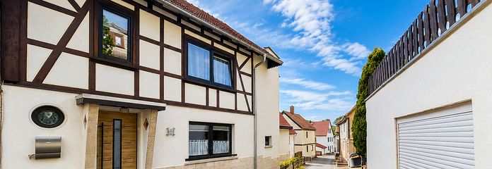Modernisiertes Fachwerkhaus mit großzügiger Dachterasse und Platz für die Familie