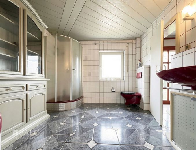Familienidyll in ruhiger Lage von Bonn-Röttgen – Badezimmer EG