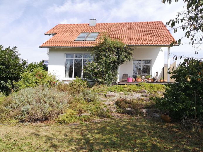 Sonnige Aussichtslage – Blick vom Garten