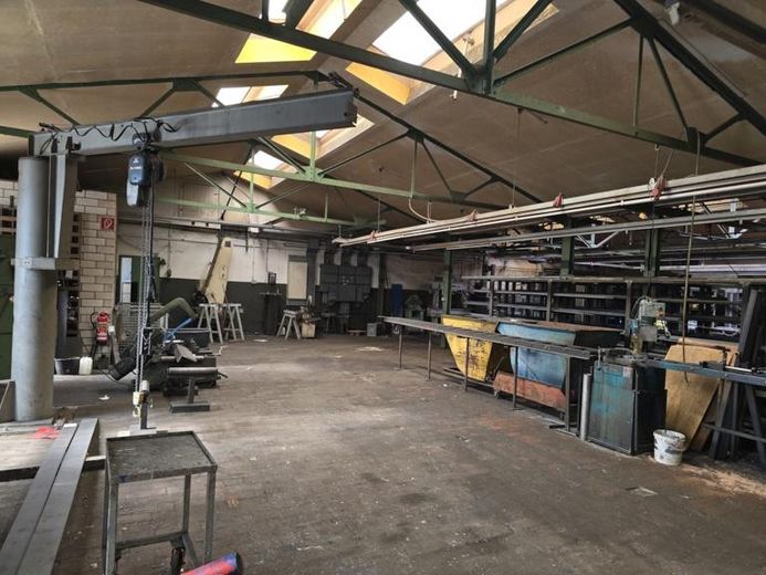 Gewerbe-/Lagerhalle | Kran | 400 V | LKW-Zufahrt | Nähe A1 – Foto 7