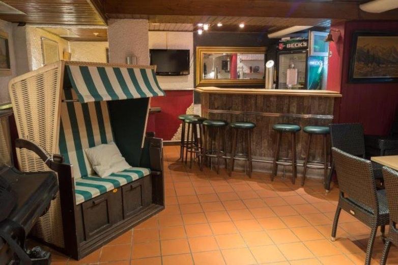 Beste Lage, bester Preis! Studenten-WG-Zimmer im Univiertel – Deine Kellerbar