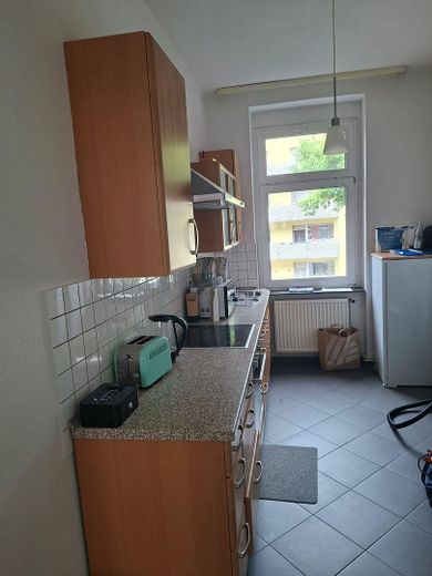 Smaakvolle woning in een oud gebouw, 2 kamers + keuken + badkamer + zolderwoning – Küche