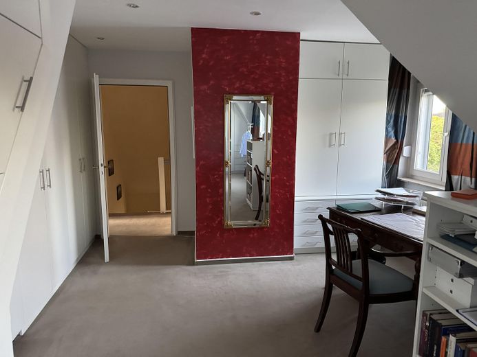 Schlafzimmer, DG